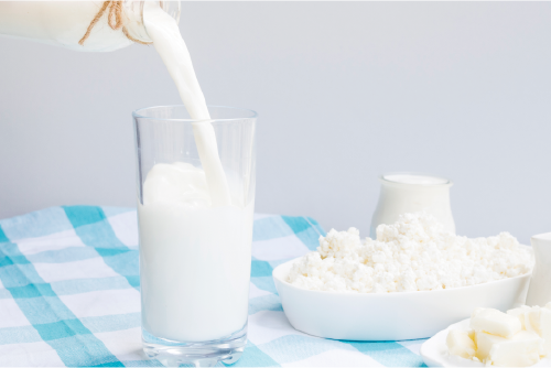 鮮奶油就跟牛奶一樣，放在室溫下退冰容易變質